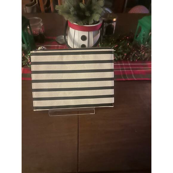 Kate Spade New York By The Pool Embellished Pineapple Medium Bella Wristlet - Picture 5 of 11